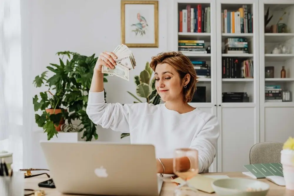 low investment business ideas for women in India